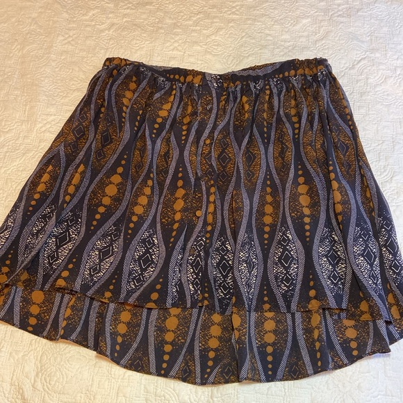 Club Monaco Silk Mini Skirt - Picture 8 of 8